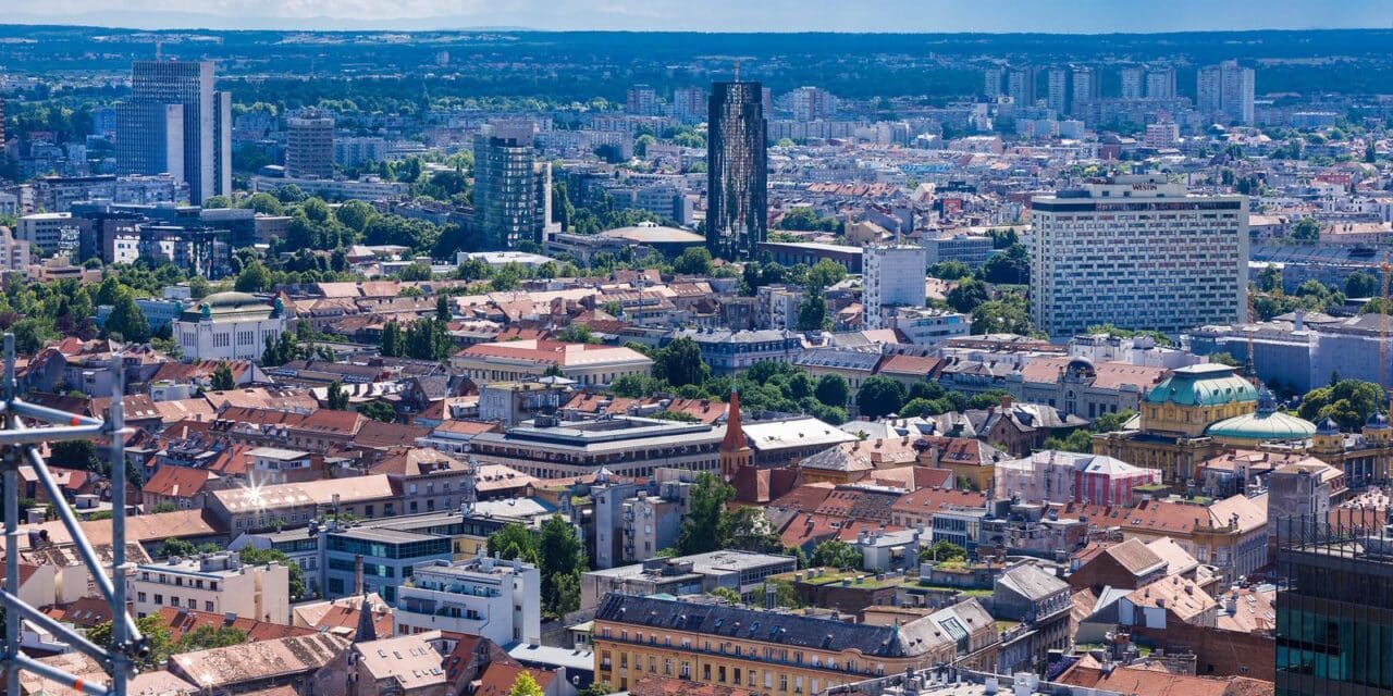 Zagreb: Pogled sa Zagrebačke katedrale na centar grada