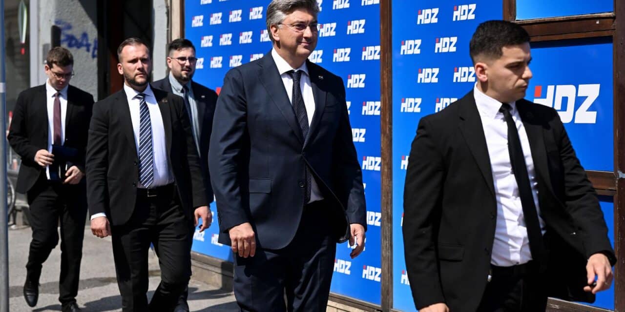 Zagreb: Dolazak članova HDZ-a na sjednicu Predsjedništva stranke