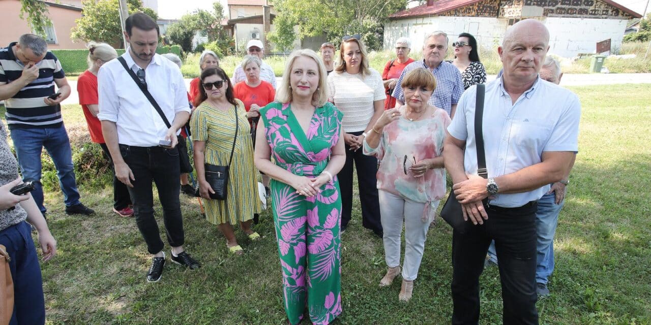 Zagreb: Prosvjed stanovnika Donje Dubrave i drugih gradskih četvrti zbog nestručnog i samovoljnog djelovanja gradske vlasti