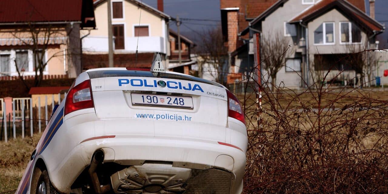 Ka�ina: Policajci lovili plja?ka�e po�te i zavr�ili u kanalu