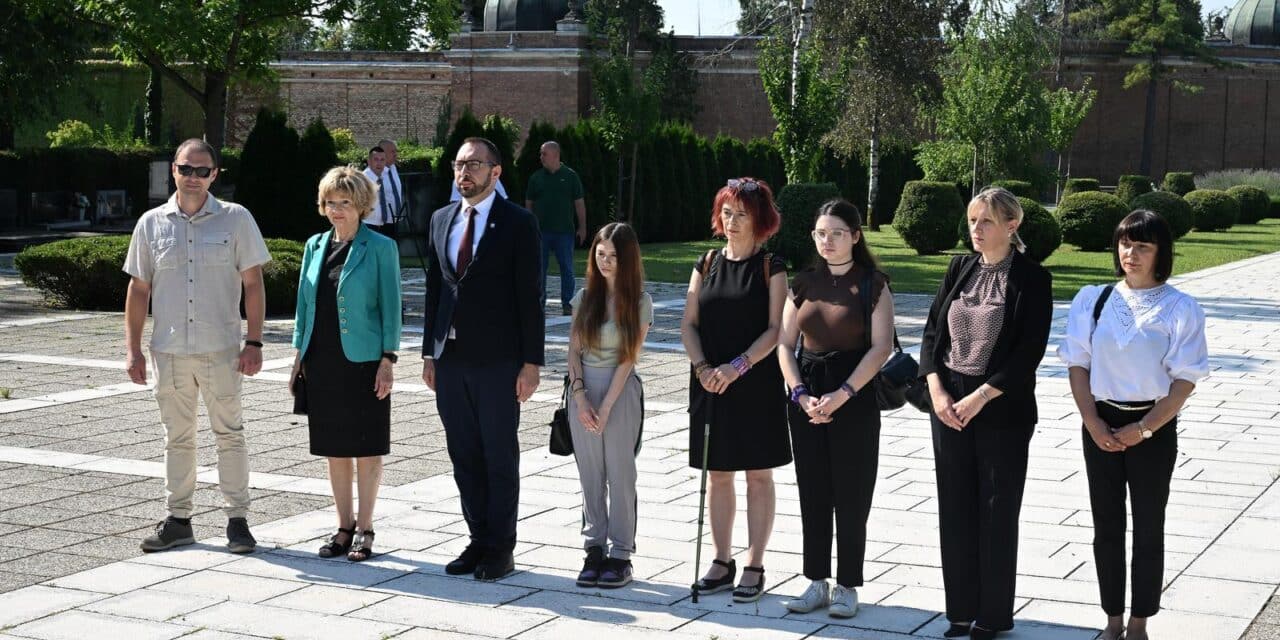 Zagreb: Položeni vijenaci povodom 54. obljetnice smrti Većeslava Holjevca