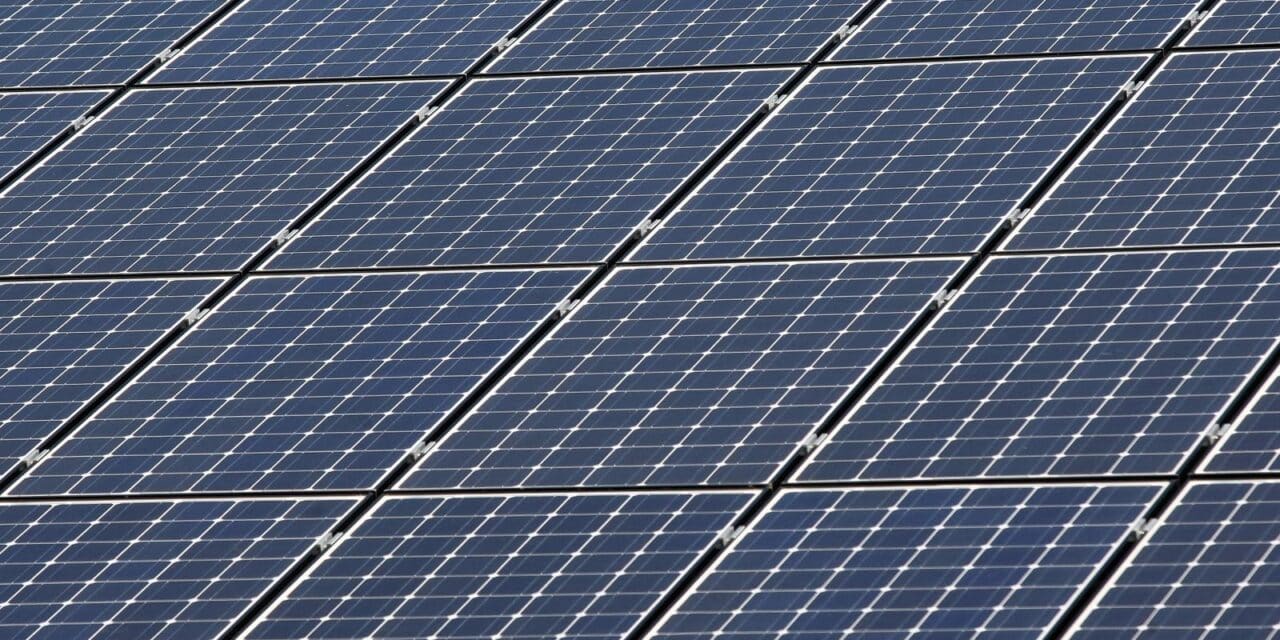 Zagreb: Predsjednik Josipovi? otvorio prvu sun?anu elektranu u Hrvatskoj