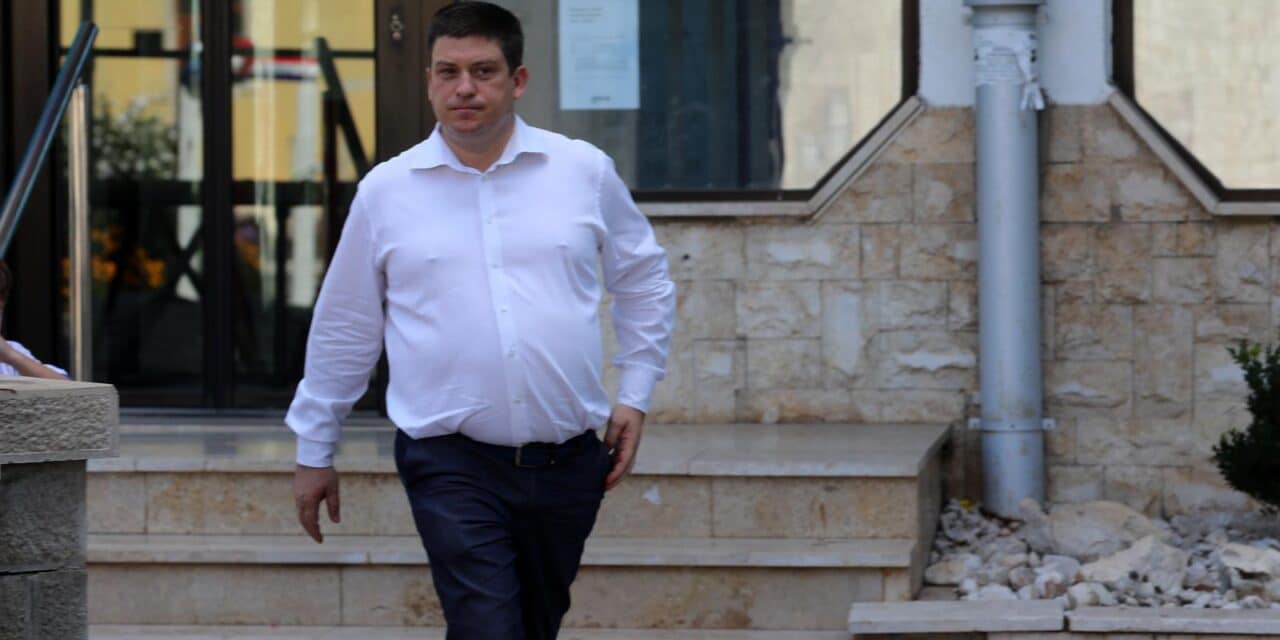 Novi Vinodolski: Oleg Butković glasao na unutarnjim izborima HDZ-a