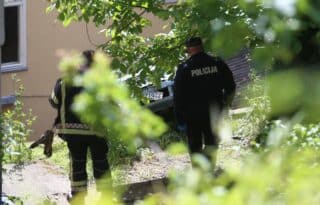 Zagreb: Automobilom probio ogradu i sletio u dvorište obiteljske kuće