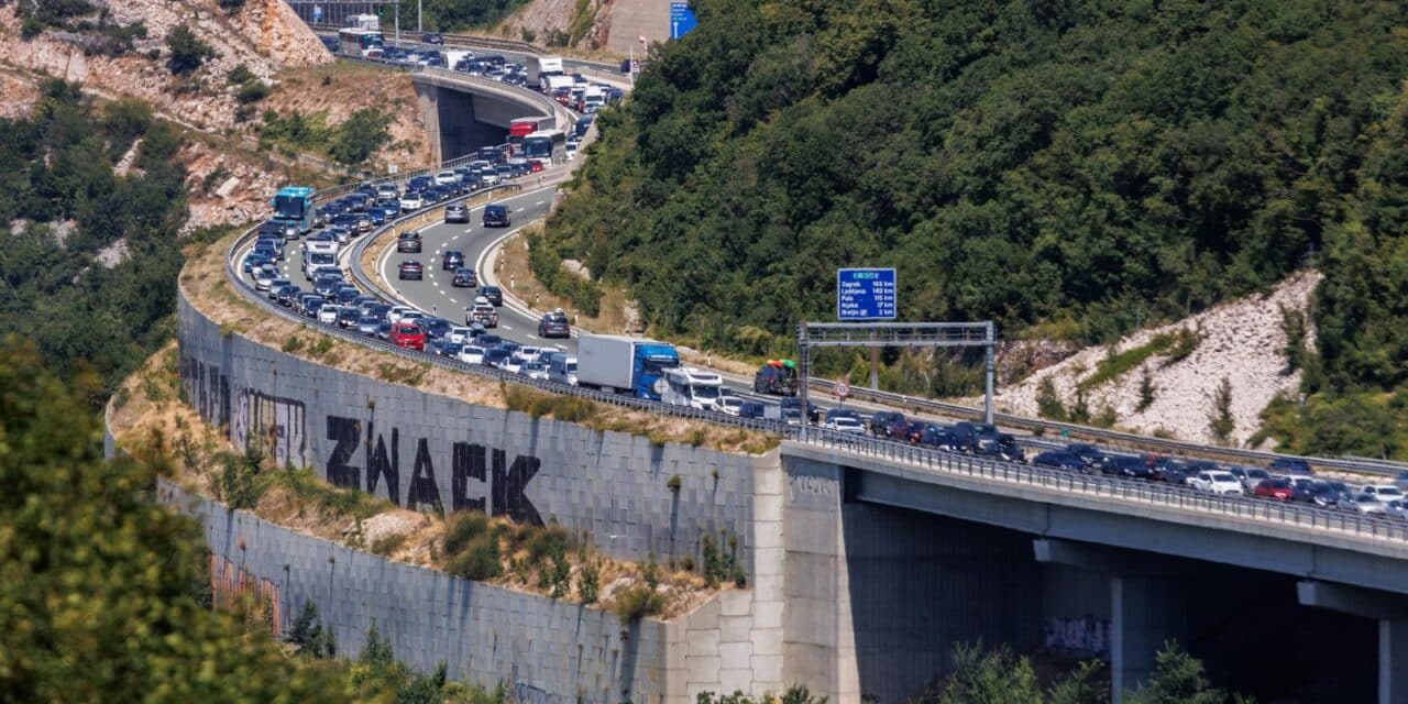 Gužve na autocesti A7 u smjeru Krčkog mosta