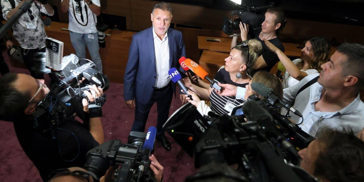 Zagreb: Gordan Jandrokovic obisao dio prostorija Hrvatskog vojnog ucilista u koje ce se preseliti Hrvatski sabor