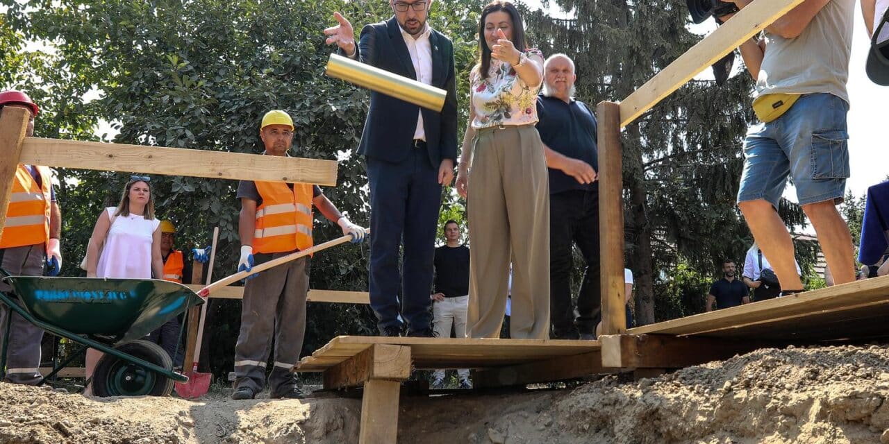 Zagreb: Gradonačelnik Tomašević položio kamen temeljac za novi objekt  Osnovne škole u Ježdovcu