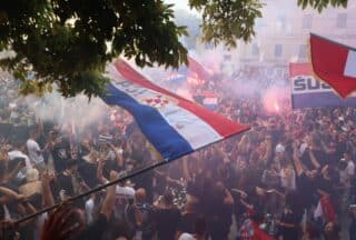 Jako osiguranje i bakljade uoči koncerta Marka Perkovića Thompsona u Imotskom