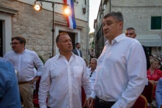 Jelsa: Predsjednik Milanović sudjelovao na svečanoj sjednici Općinskog vijeća Općine Jelsa