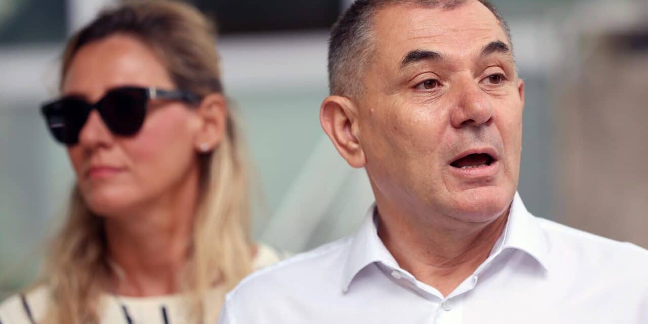 Zagreb: Konferencija za medije stranke Plavi grad o opskrbi Zagrepčana plinom