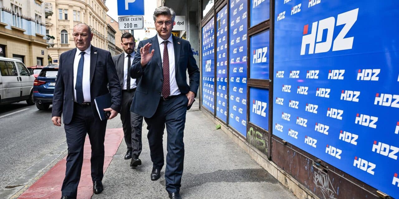 Zagreb: Dolazak članova HDZ-a na sjednicu Predsjedništva stranke