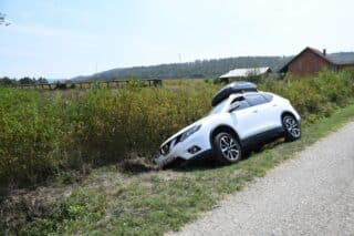 Kukunjevac: Pet osoba ozlijeđeno u slijetanju automobila s prometnice