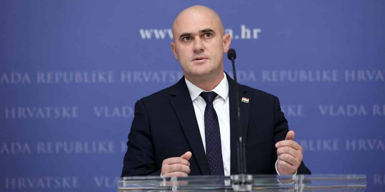 Zagreb: Josip Dabro obratio se medijima nakon sastanka parlamentarne većine