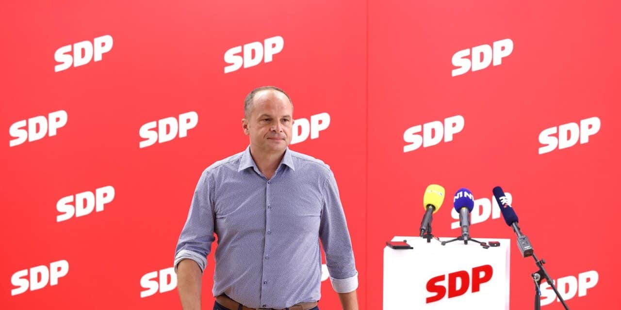 Zagreb:  Siniša Hajdaš Dončić predao kandidaturu za predsjednika SDP-a