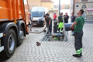 Zagreb:  U Vlaškoj ulici poplavljen podzemni spremnik za otpad