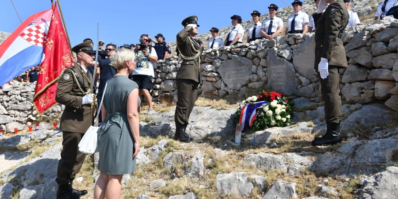 Na Kornatima obilježena godišnjica tragedije u kojoj je poginulo 12 vatrogasaca