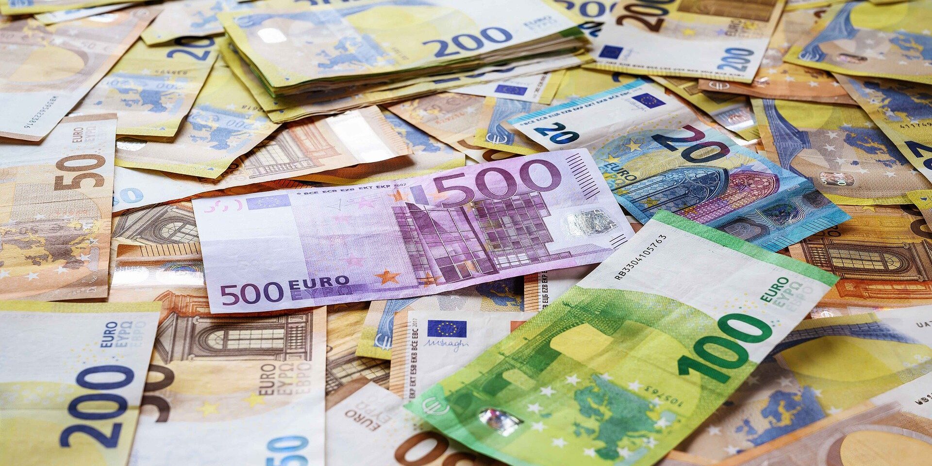 banknotes-7850299_1920