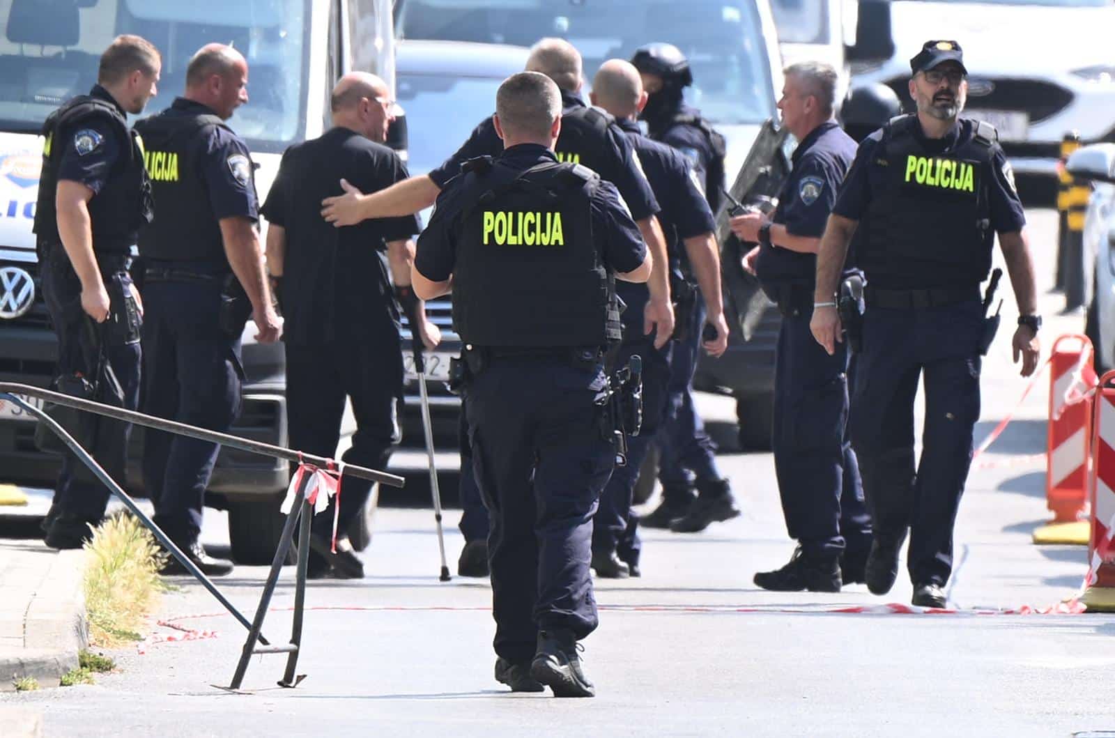 Zagreb: Priveden mu�karac koji je naoru�an u�ao na Rebro