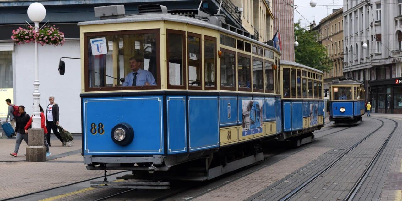 Zagreb: Gra?ani u�ivali u vo�nji starim ZET-ovim tramvajima