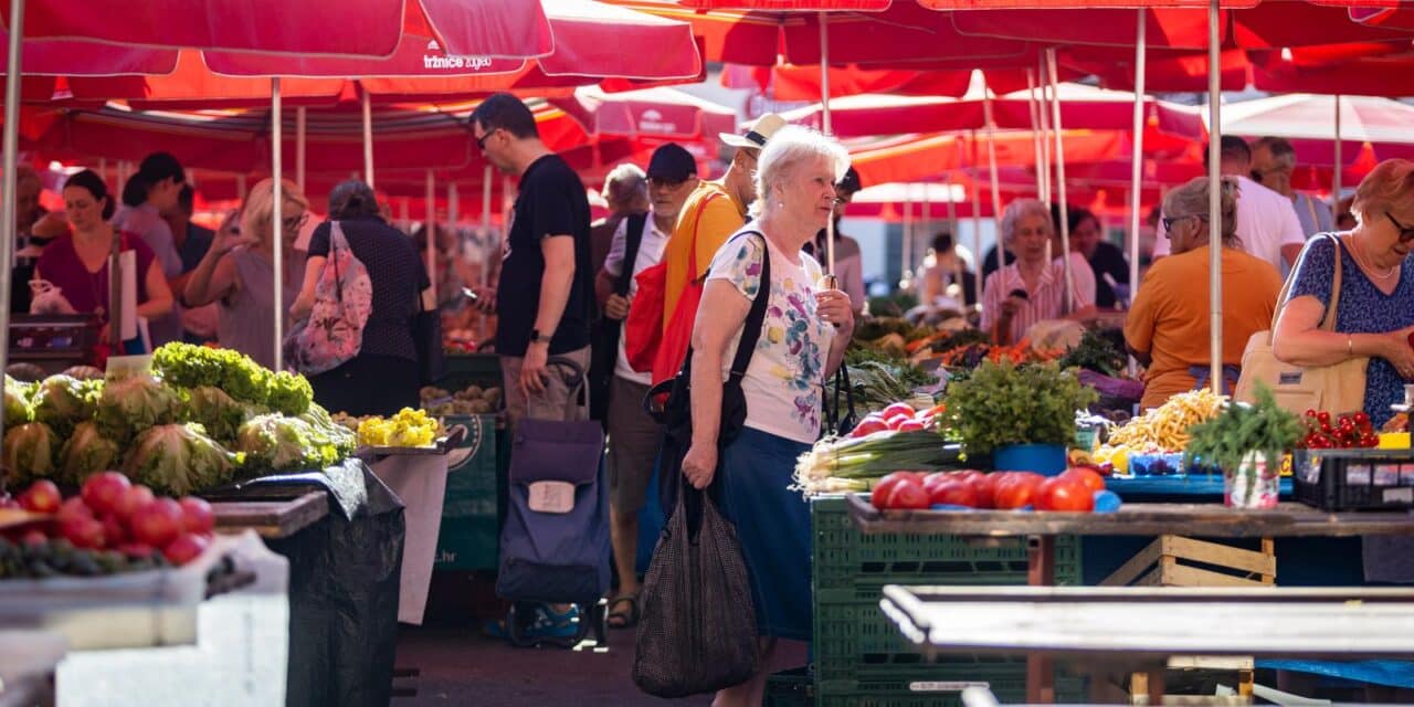 Zagreb: Gužva na Dolcu od ranih jutarnjih sati