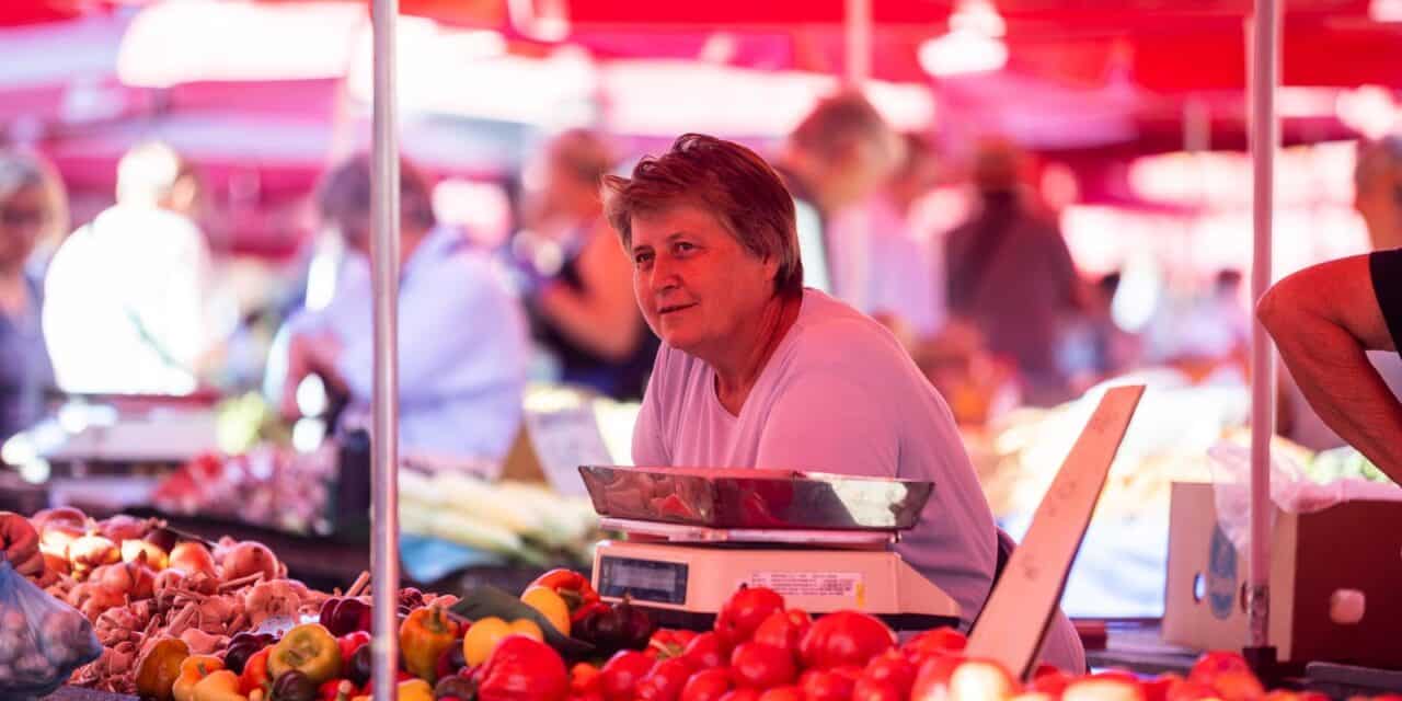 Zagreb: Gužva na Dolcu od ranih jutarnjih sati