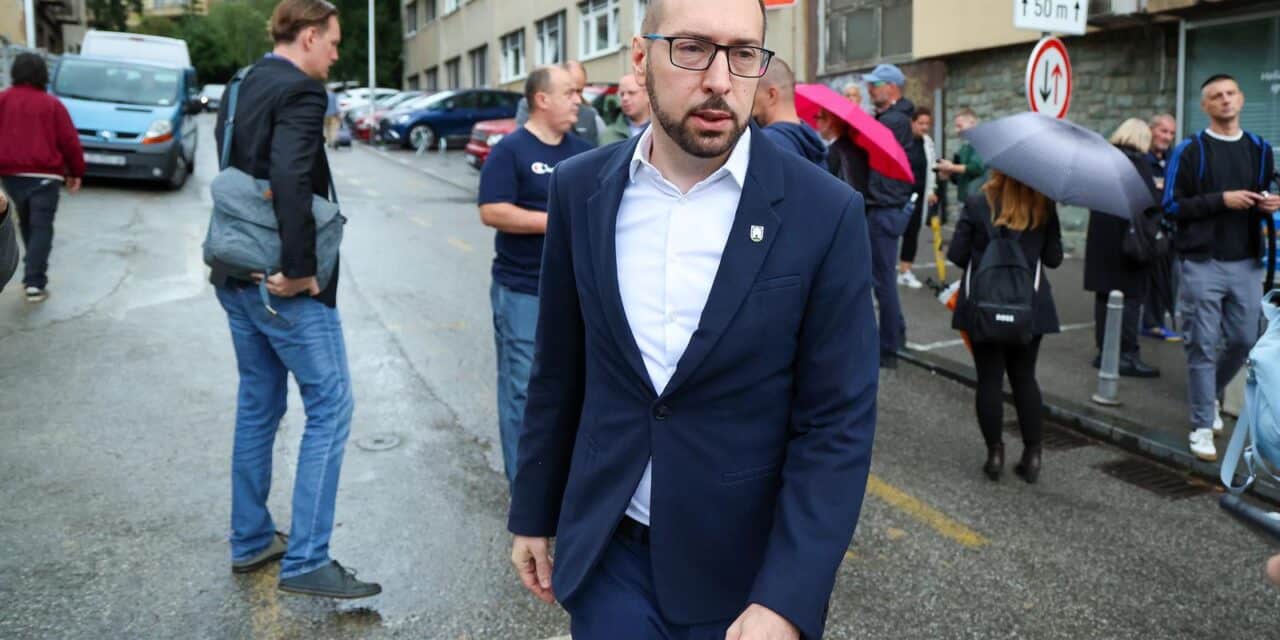 Zagreb: Tomašević održao konferenciju za medije na temu parkinga