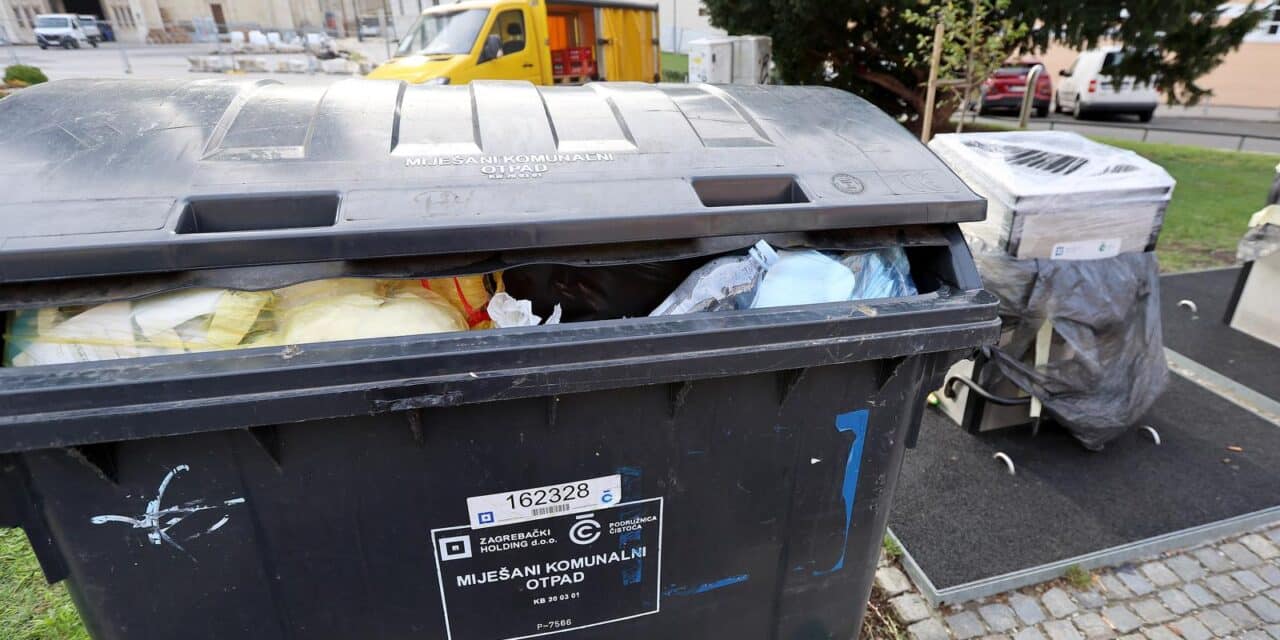 Zagreb: Podzemni spremnici za smeće na Kaptolu i dalje izvan funkcije