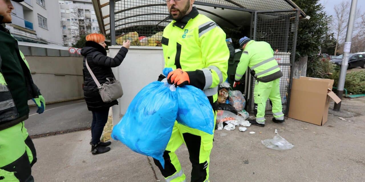 Zagreb: Gradonačelnik Tomašević s radnicima Čistoće skupljao nakupljeni otpad