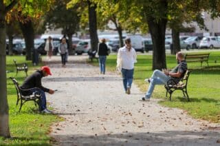 Sunčano i vjetrovito u prvim danima jeseni na zagrebačkim ulicama