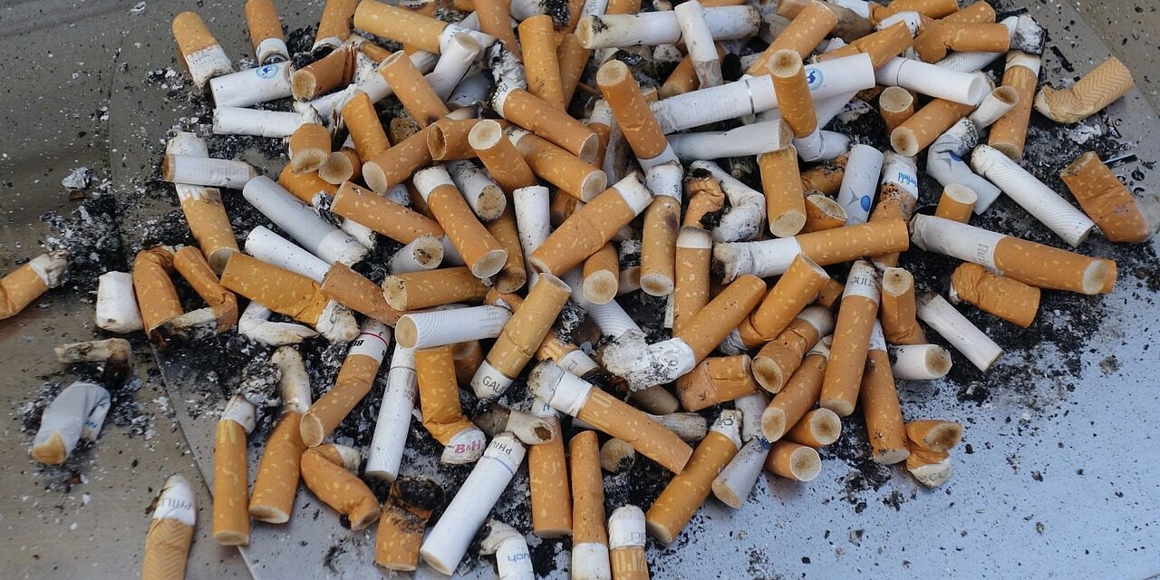 ashtray-1999943_1280