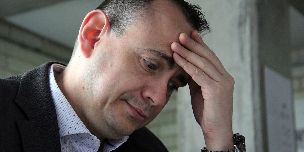 man-thinking-5571340_1280