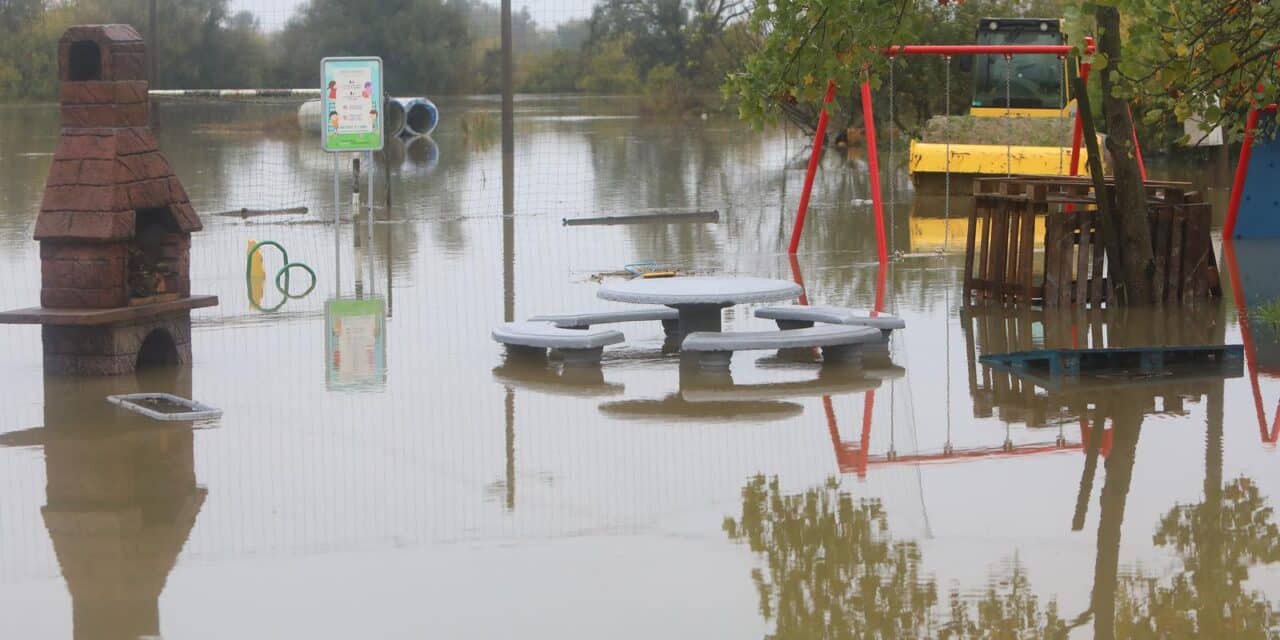 Karlovac: Visoki vodostaj rijeke Kupe, na snazi izvanredne mjere obrane od poplava