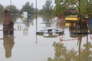 Karlovac: Visoki vodostaj rijeke Kupe, na snazi izvanredne mjere obrane od poplava