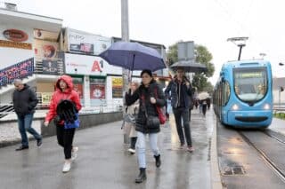 Zagreb: Danas umjereno i pretežno oblačno, mjestimice s kišom