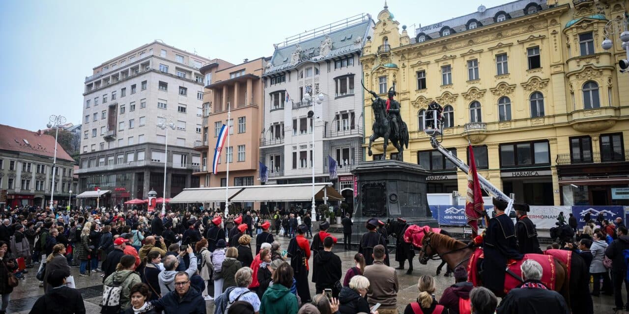 Zagreb: Svečana smjena straže Kravat pukovnije povodom obilježavanja Dana Kravate