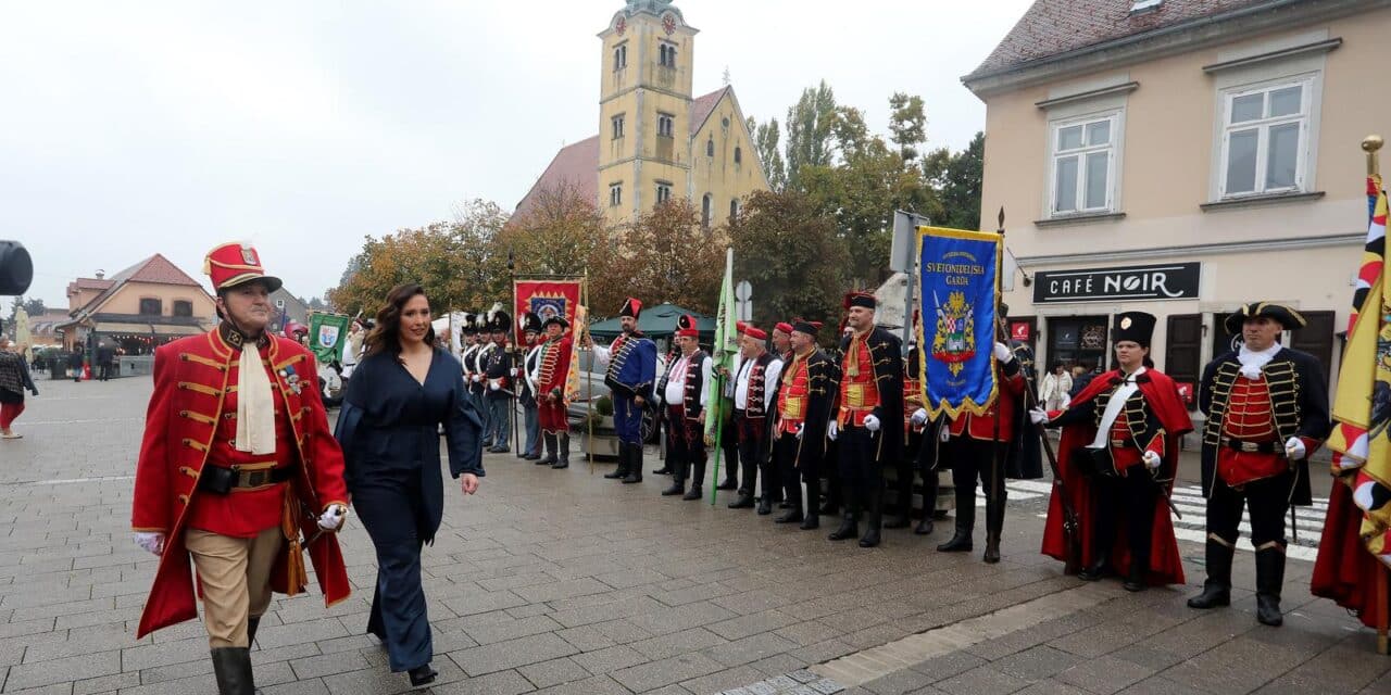 Mimohod povijesnih postrojbi ulicama grada povodom Dana grada Samobora