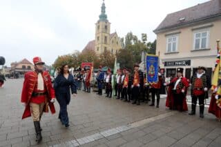 Mimohod povijesnih postrojbi ulicama grada povodom Dana grada Samobora