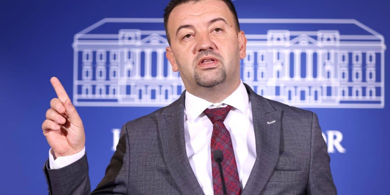 Zagreb: Marijan Pavliček o slanju hrvatskih vojnika u Wiesbaden