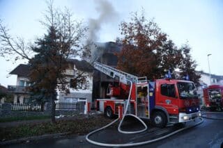 Zagreb: U napuštenoj kući u Sesvetema tijekom popodneva izbio požar