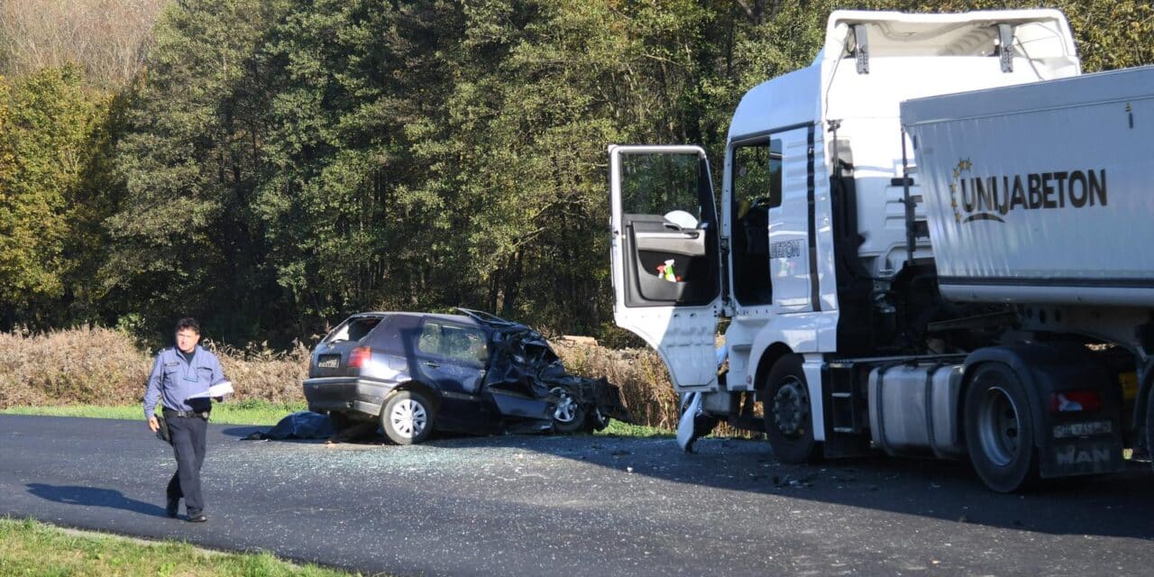 Đurđevac: Vozač automobila poginuo u sudaru s kamionom