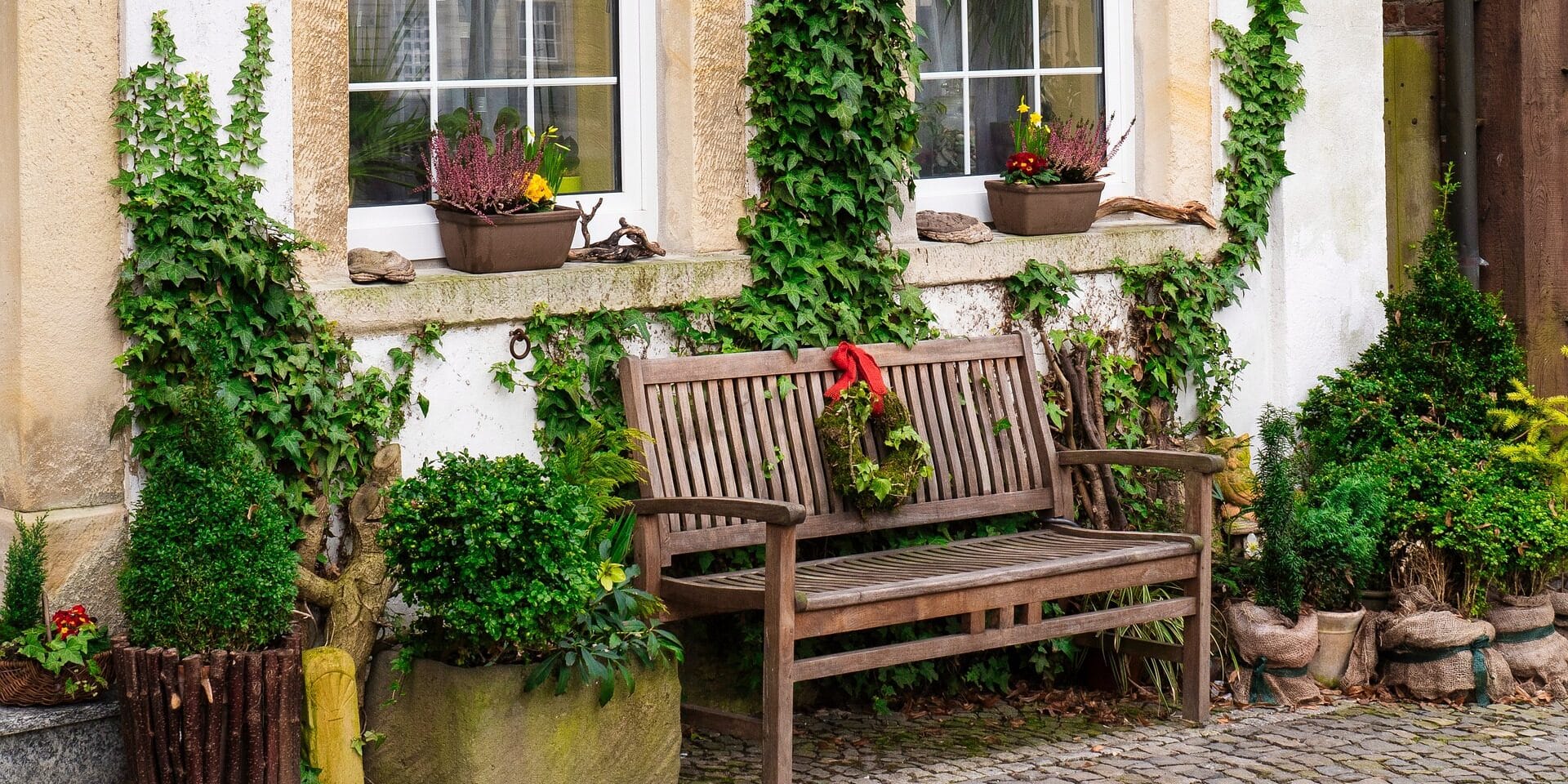 bench-6919896_1920
