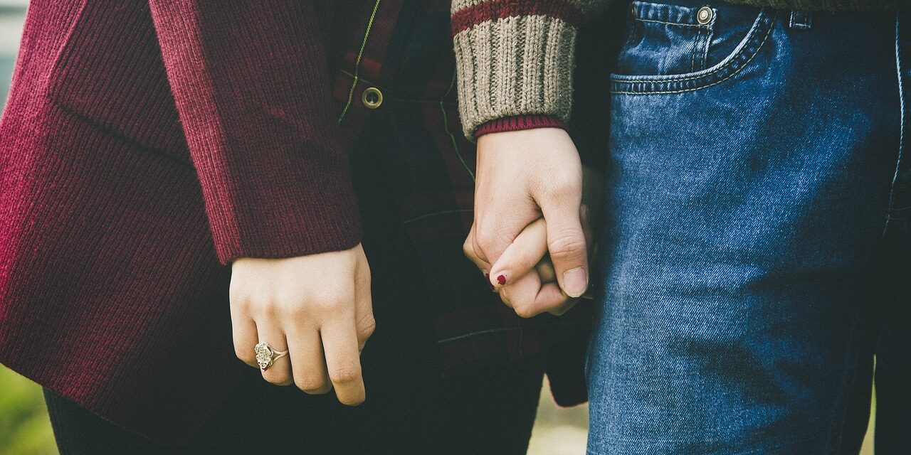 couple-437987_1280