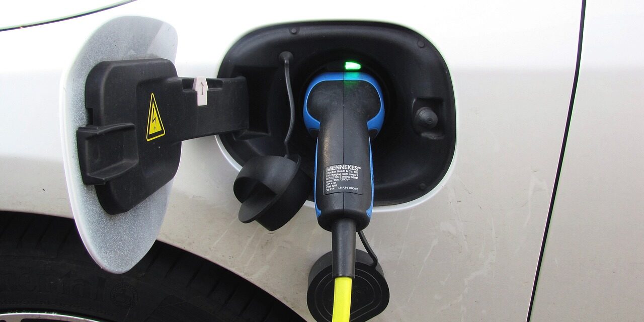 plug-in-2783574_1280