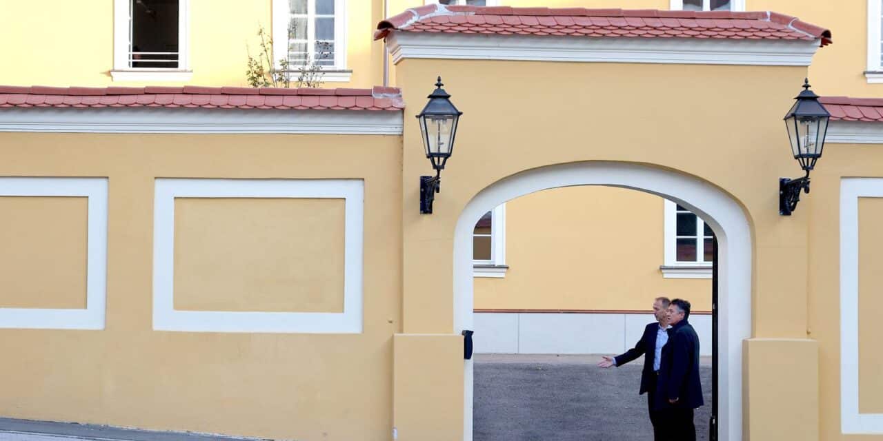 Zagreb: S današnjim danom u gimnaziji Tituša Brezovačkog trebali su doći i učenici XVIII gimnazije