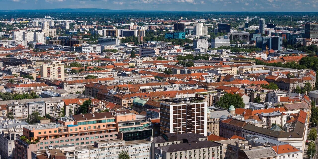 Zagreb: Pogled sa Zagrebačke katedrale na centar grada