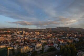 Pogled na Zagreb u ranojutarnje svitanje