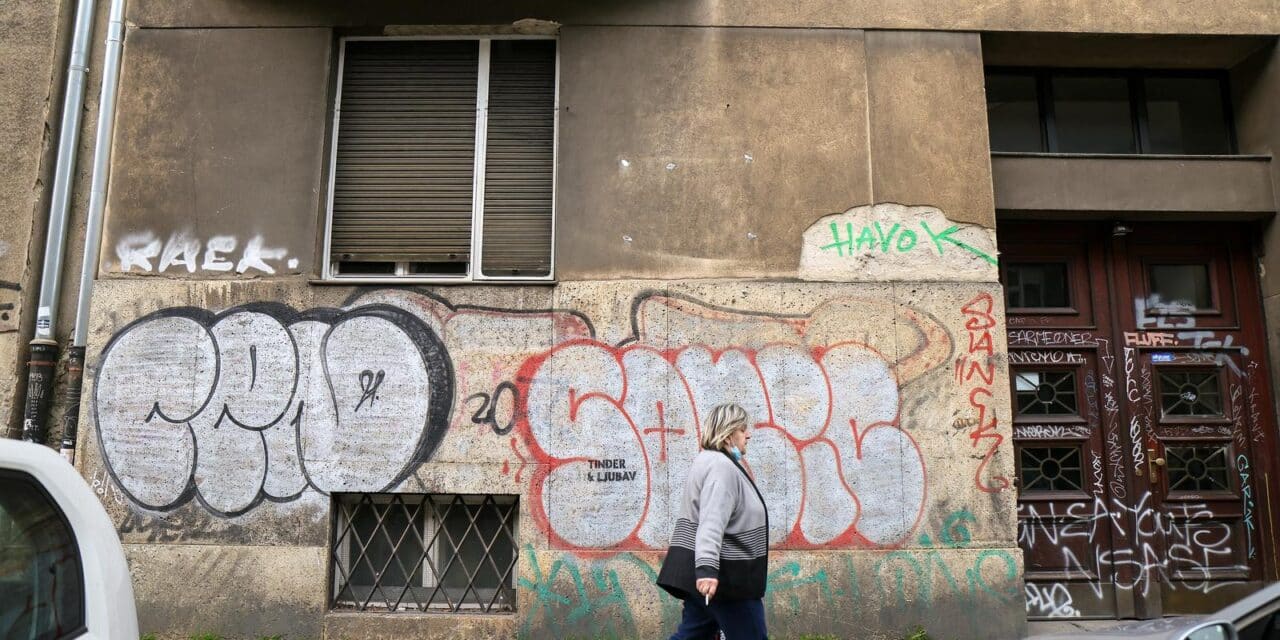 Zagreb: Pročelja zgrada išarana grafitima u Vodnikovoj