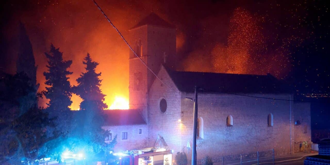 Veliki požar zahvatio samostan i crkvu Sv. Križa na Čiovu