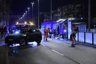 22.11.2024., Horvacanska ulica, Zagreb, Hrvatska - Auto naletio na tramvajsku stanicu Marijane Radev, na Horvacanskoj ulici.