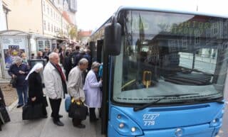 Zagreb: Gra?ani ZET-ovim autobusima s Kaptola odlaze na Mirogoj i Krematorij